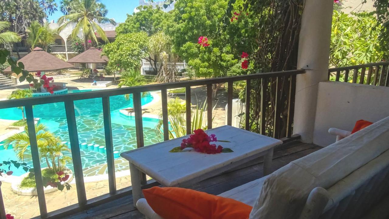 Lily Palm Resort Ватаму Екстериор снимка