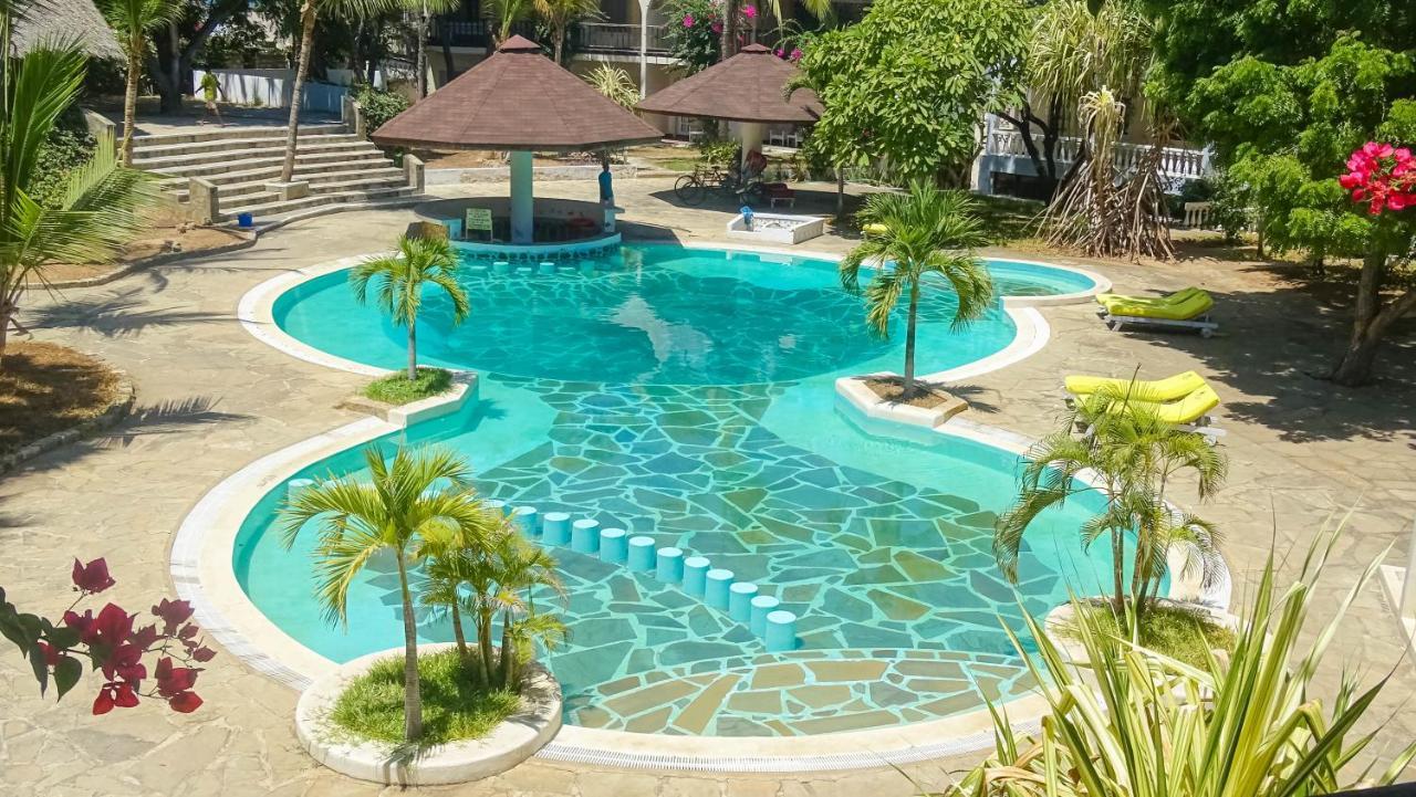 Lily Palm Resort Ватаму Екстериор снимка