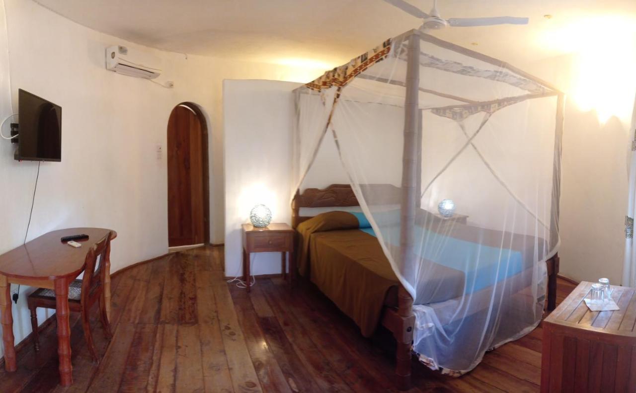 Lily Palm Resort Ватаму Екстериор снимка