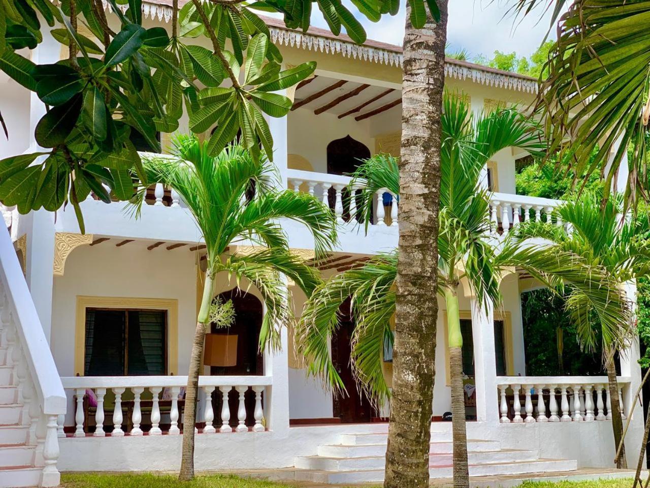 Lily Palm Resort Ватаму Екстериор снимка