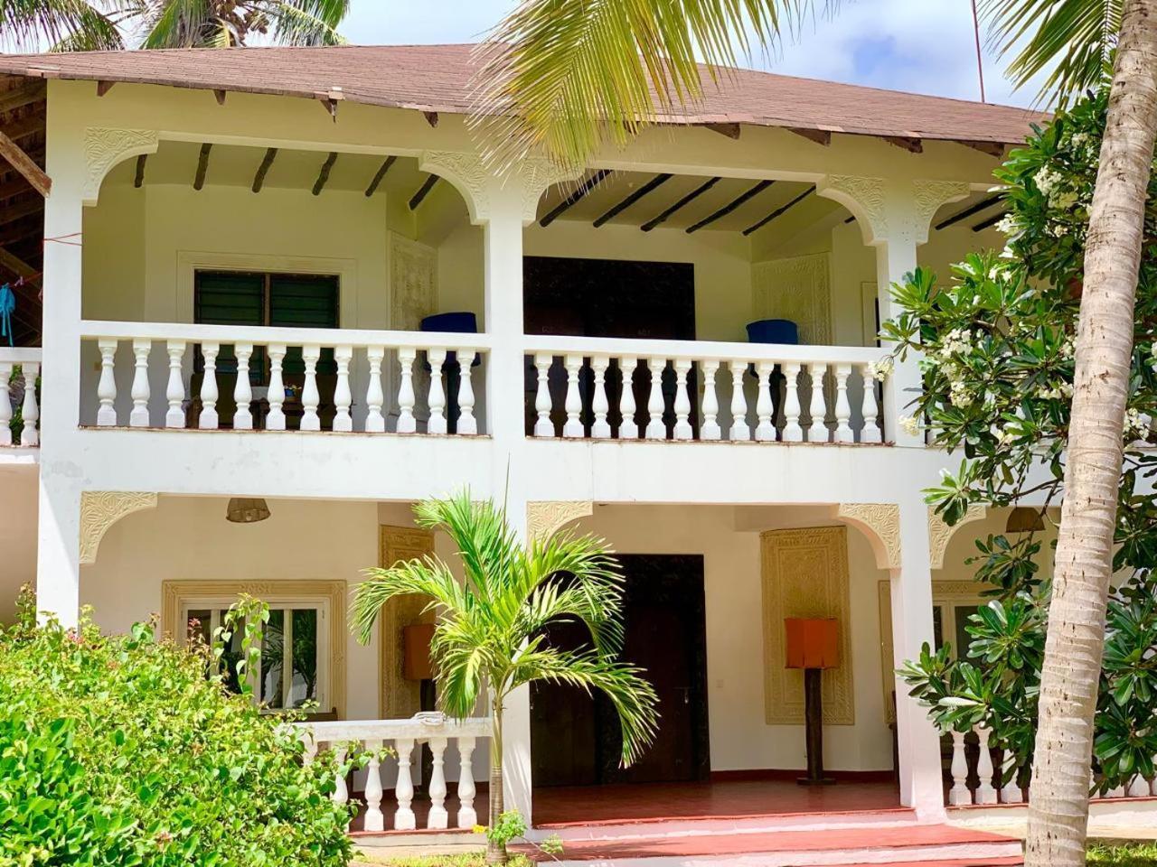 Lily Palm Resort Ватаму Екстериор снимка