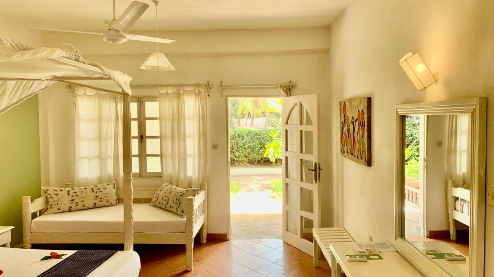 Lily Palm Resort Ватаму Екстериор снимка