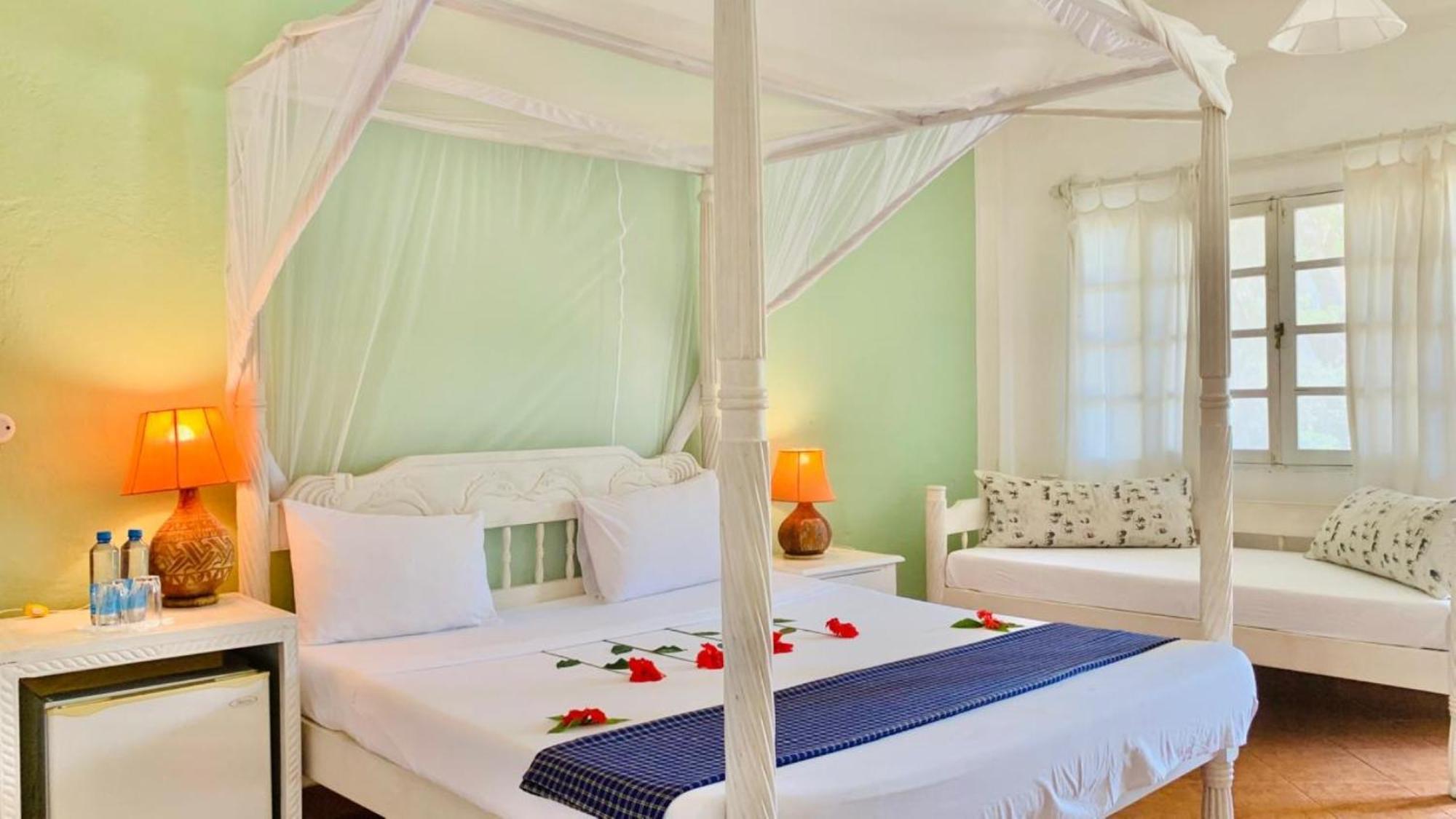 Lily Palm Resort Ватаму Екстериор снимка