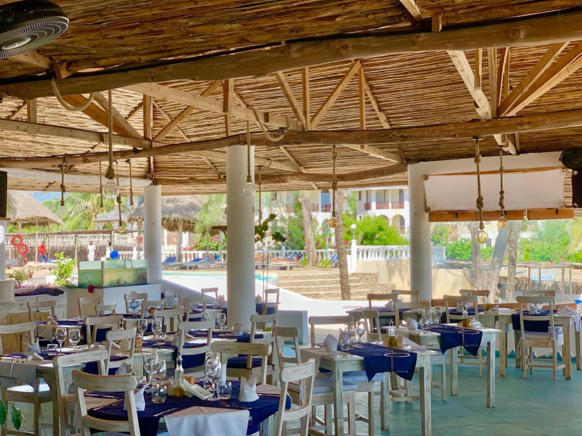 Lily Palm Resort Ватаму Екстериор снимка