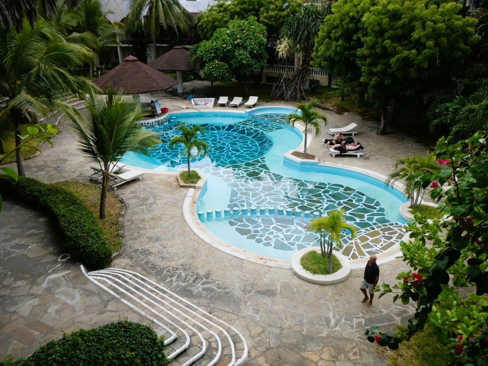 Lily Palm Resort Ватаму Екстериор снимка