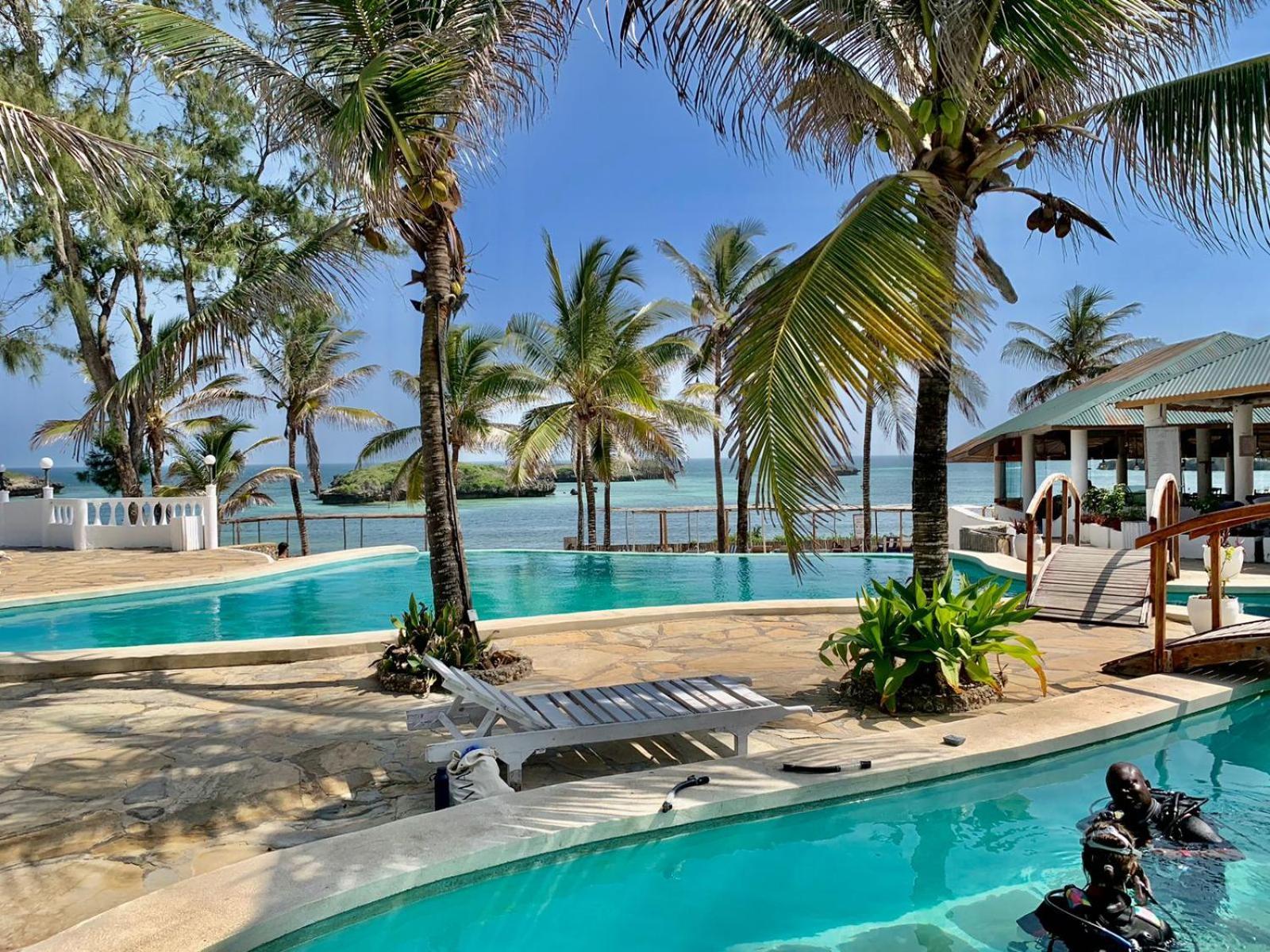 Lily Palm Resort Ватаму Екстериор снимка