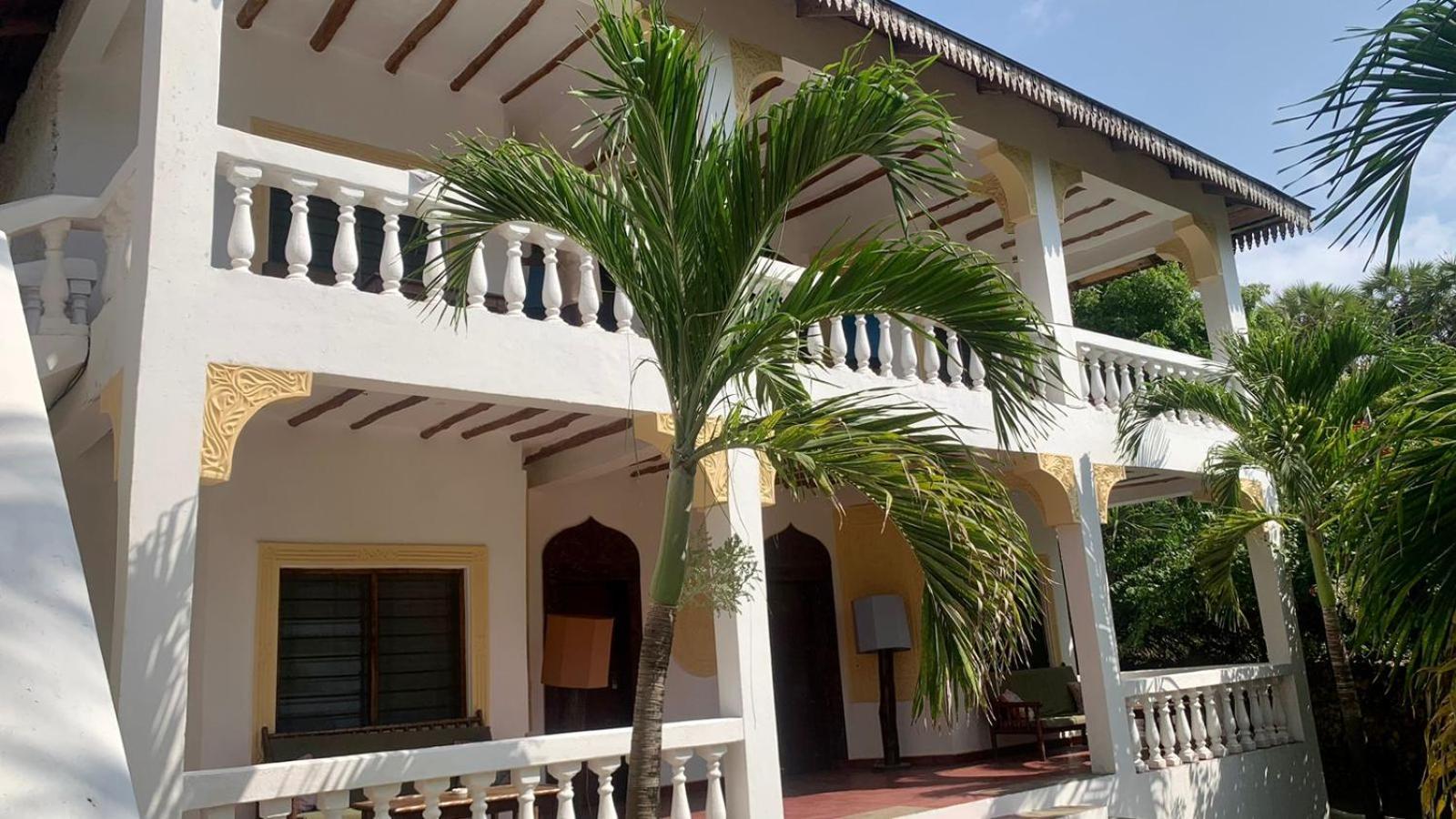 Lily Palm Resort Ватаму Екстериор снимка